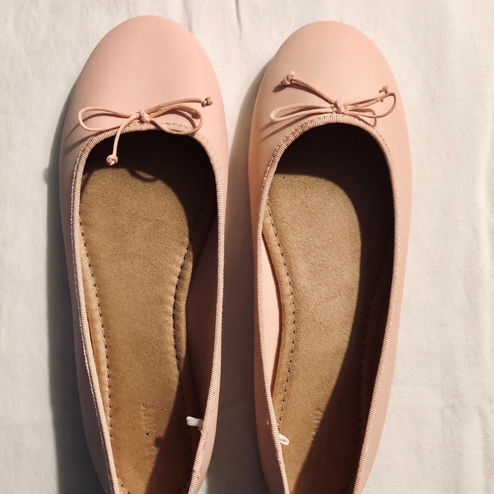 Light pink ballet flats